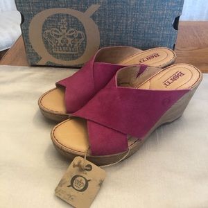 BNIB Born Nora Crossover Slide - Dark Pink - 7M (38 Euro)
